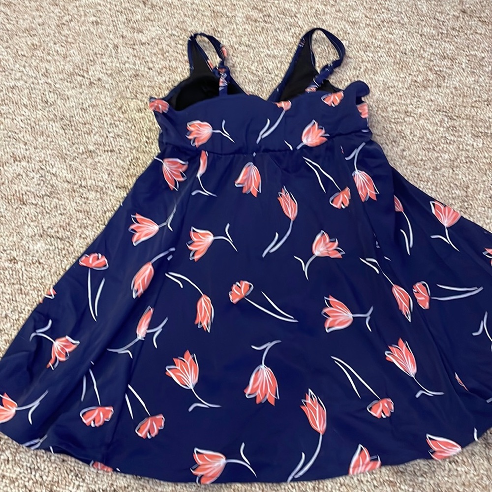 One piece swimsuit with skirt in navy with peach tulips - Picture 3 of 3
